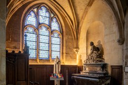 5th-arrondissement;-Church-of-Saint-Médard;-Flamboyant-Gothic;-France;-Funerary-monument;-Gothic-architecture;-Historic-monument;-Kaleidos;-Kaleidos-images;-La-parole-à-limage;-Mouffetard-district;-Paris;-Places-of-worship;-Religious-heritage;-Religious-statue;-Rue-Mouffetard;-Saint-Thérèse-of-Lisieux;-Sculpture;-Side-chapel;-Stories-Pictures;-Tarek-Charara;-Votive-candles;-Wood-panelling